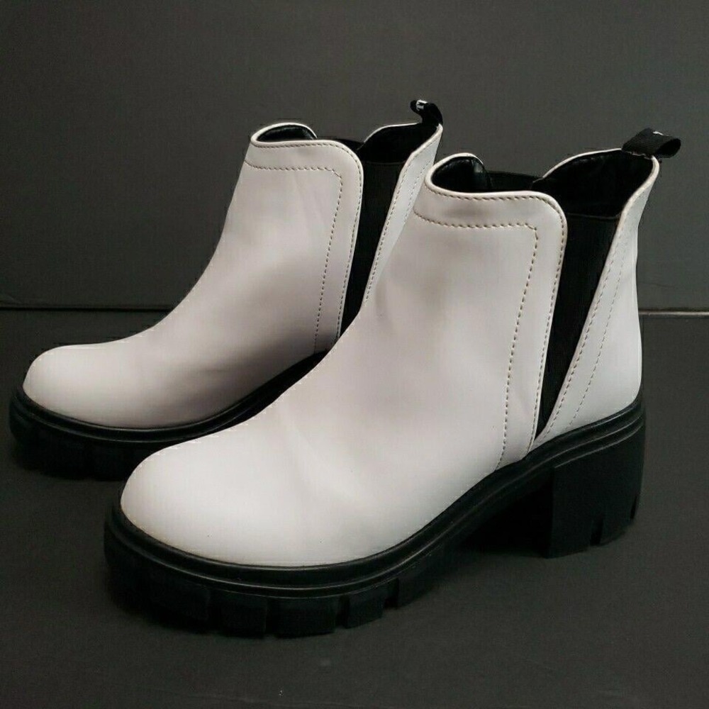 True Religion White‎ Slip On Ankle Boots 7.5 Chunky Black Lug Sole